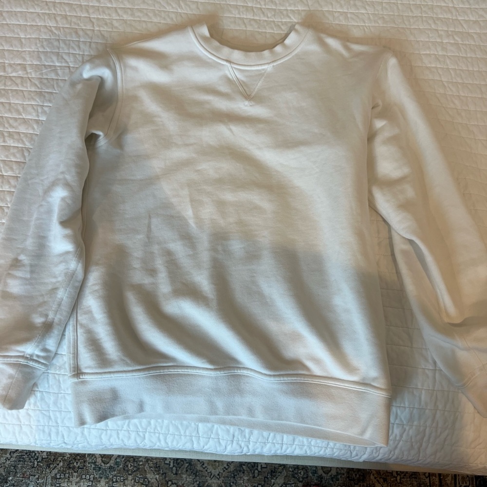 White  Lululemon sweatshirt
